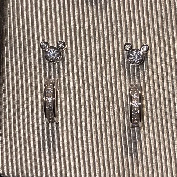 MICKEY Mouse Earring Set - Picture 6 of 6